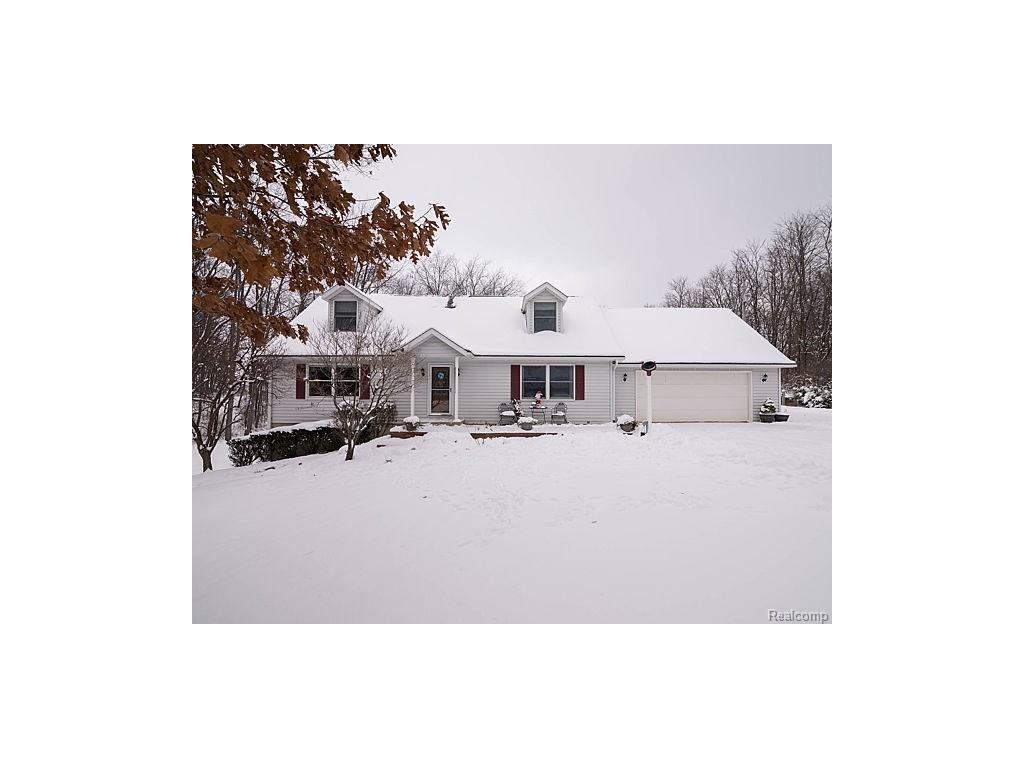 6355 Green Pne, Fenton, MI 48430 photo 1