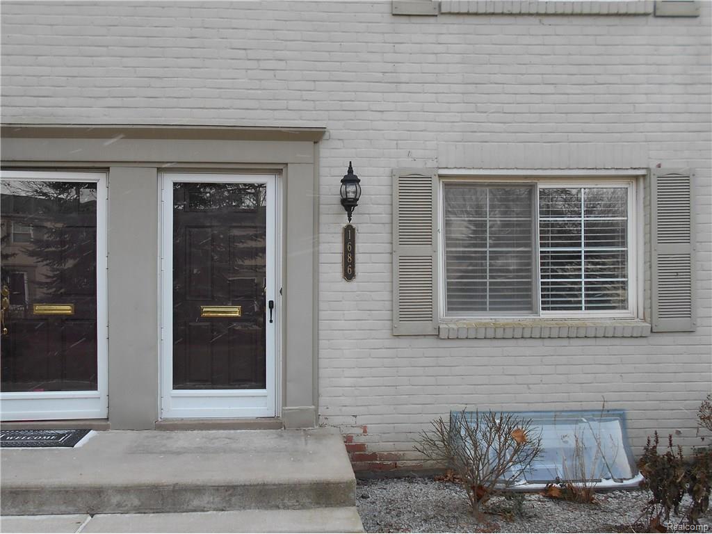 1686 Graefield Rd, Birmingham, MI 48009 photo 1