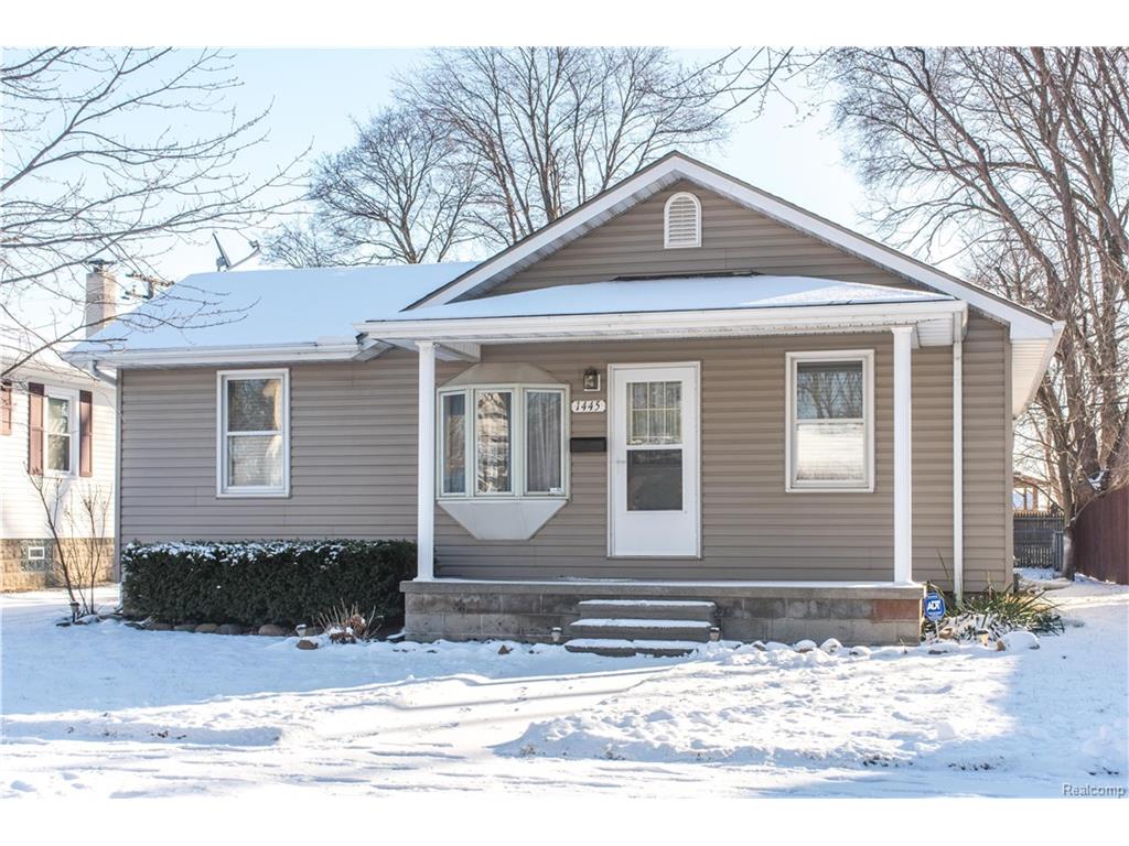 1445 Goffe St, Saint Clair, MI 48079 photo 1