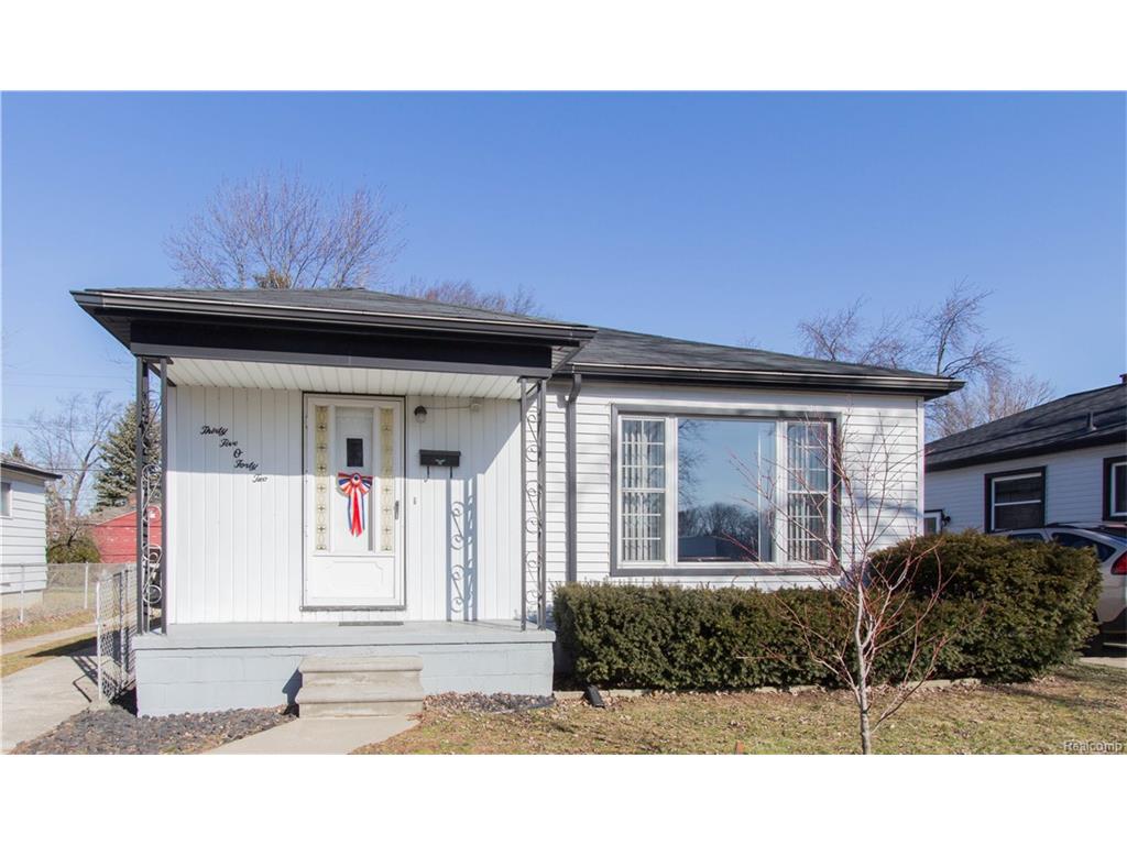 35042 Glover St, Wayne, MI 48184 photo 1