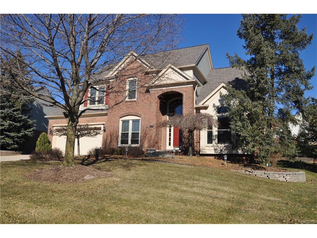 1732 Devonwood Dr, Rochester Hills, MI 48306 photo 1