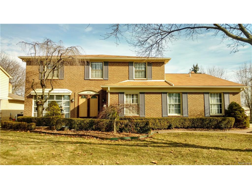 3552 Edgemont Dr, Troy, MI 48084 photo 1