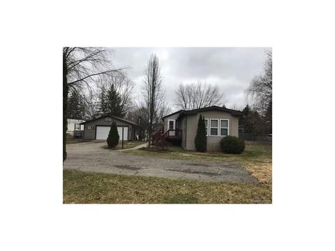 5598 Chippewa Dr, Howell, MI 48843 photo 1