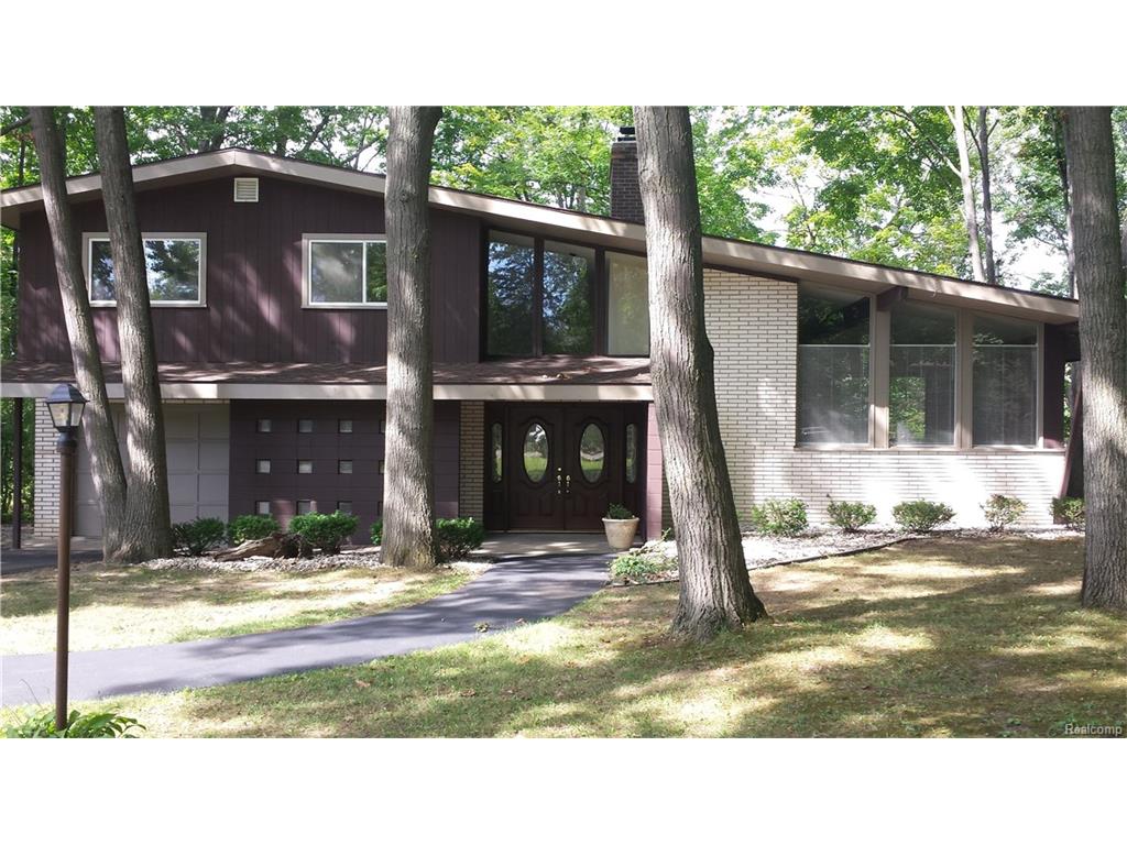 5117 Cedardale Ln, Flushing, MI 48433 photo 1