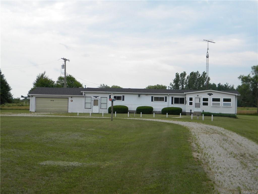 3976 Applegate Rd, Applegate, MI 48401 photo 1