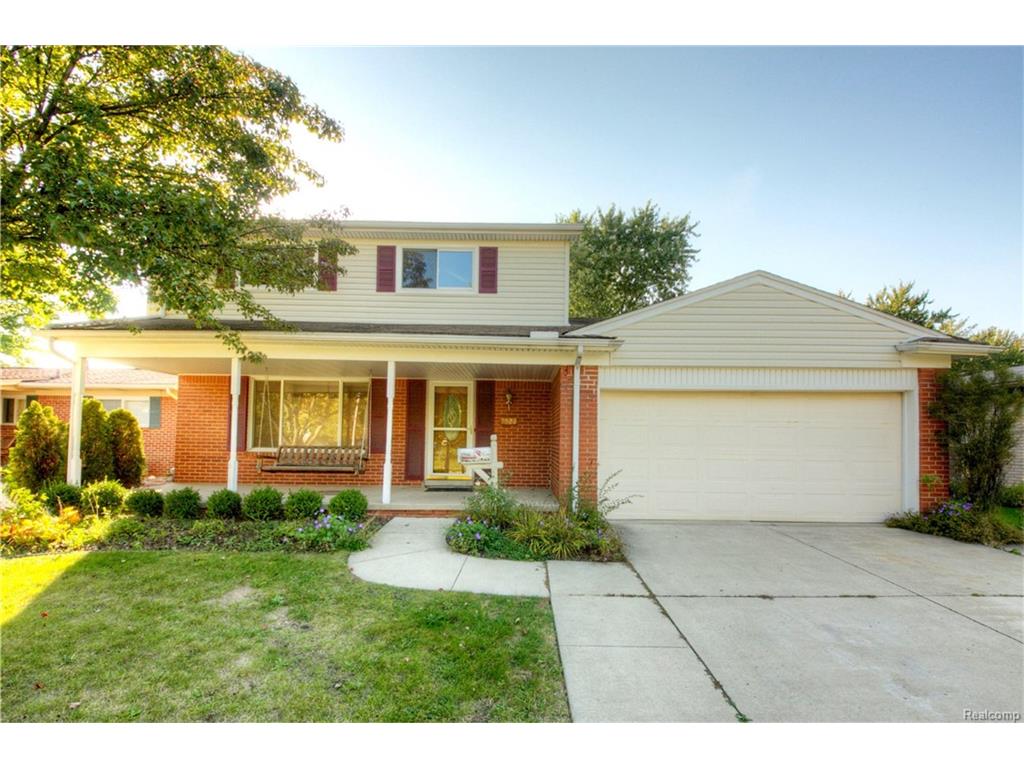 7627 Pointe Dr, Canton, MI 48187 photo 1