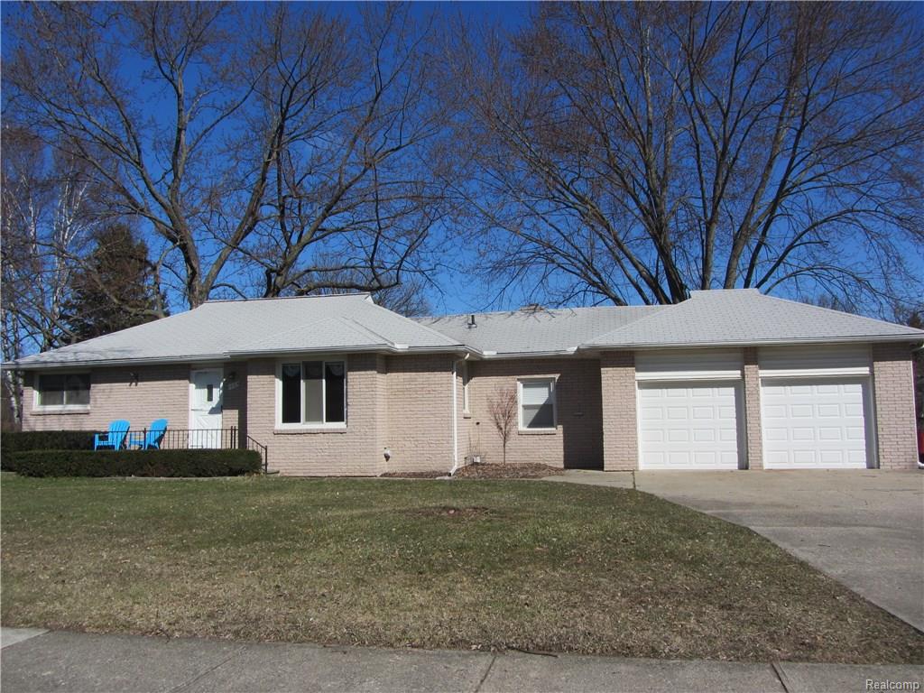1005 Coolidge Ave, Clawson, MI 48017 photo 1