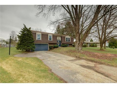 6474 Centennial Dr, Temperance, MI 48182 photo 1