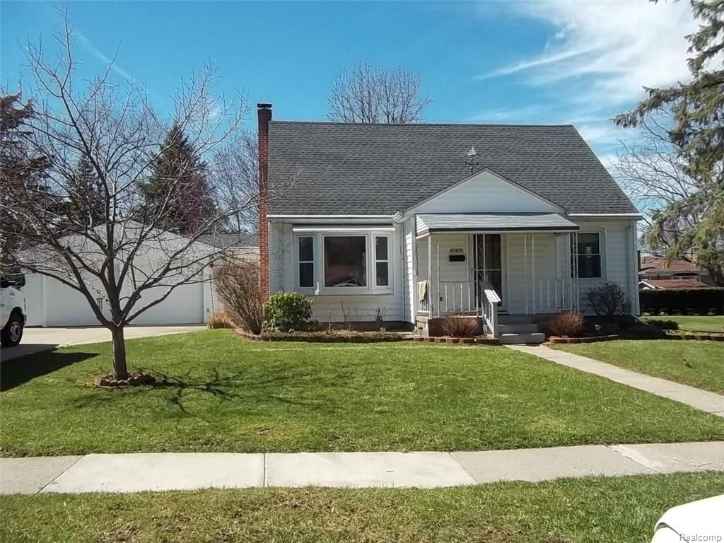 512 S Tompkins St, Howell, MI 48843 photo 1