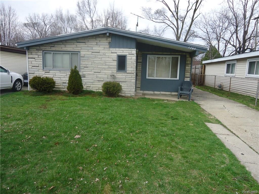 1309 E Maxlow Ave, Hazel Park, MI 48030 photo 1