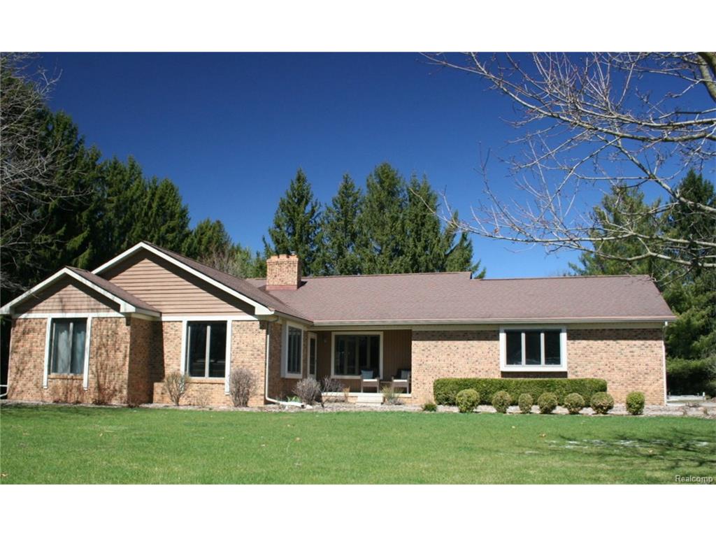 4047 Timberview Dr, Howell, MI 48843 photo 1