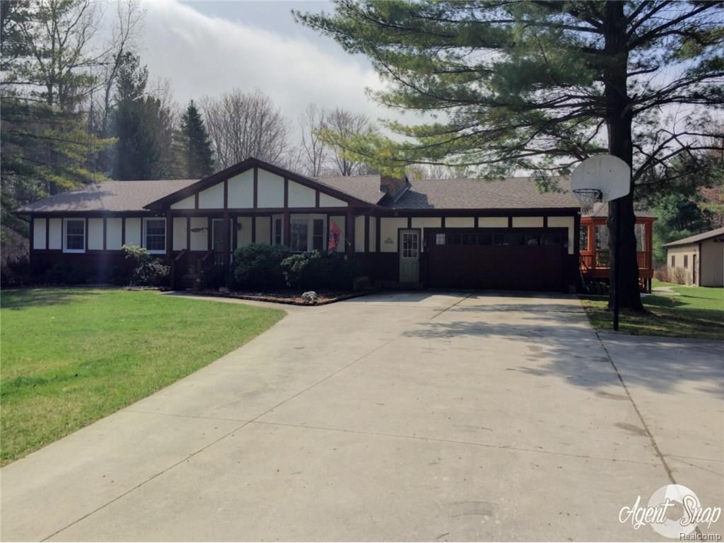 5555 Yankee Rd, Saint Clair, MI 48079 photo 1