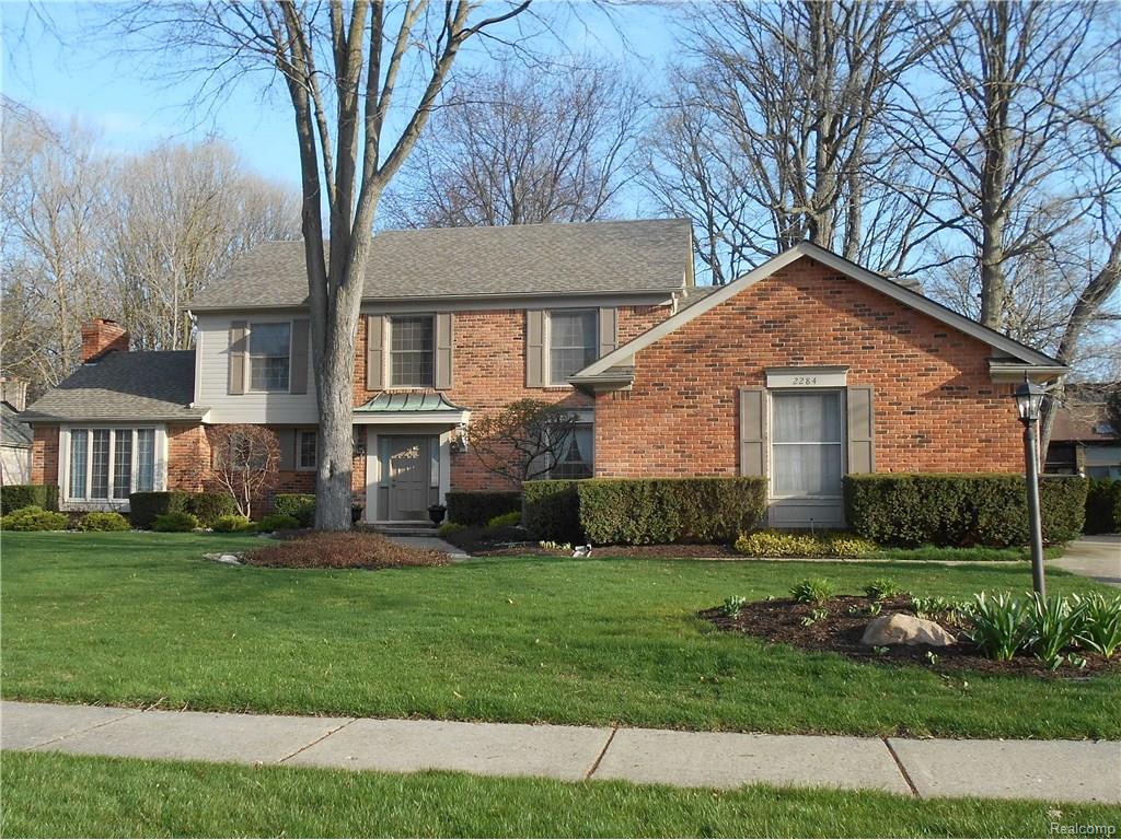 2284 Deer Path Ct, Troy, MI 48098 photo 1