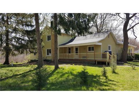 8462 Mcclements, Brighton, MI 48114 photo 1