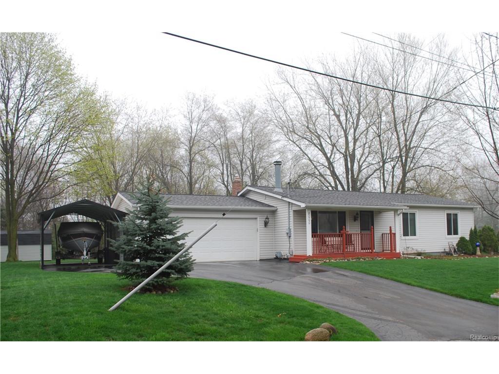 8000 E Circle Dr, Clarkston, MI 48348 photo 1