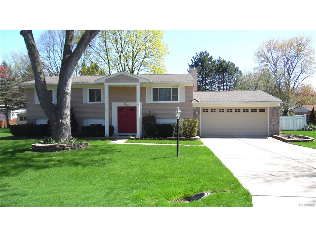 41711 Borchart Dr, Novi, MI 48375 photo 1