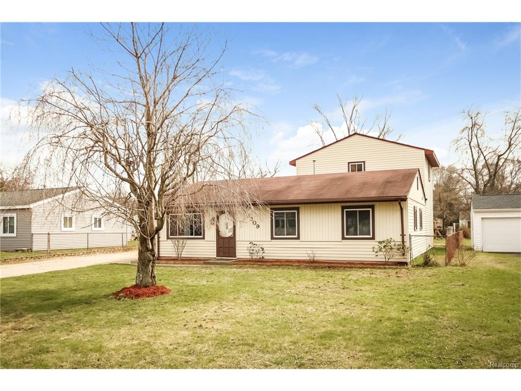 39309 Superior St, Romulus, MI 48174 photo 1