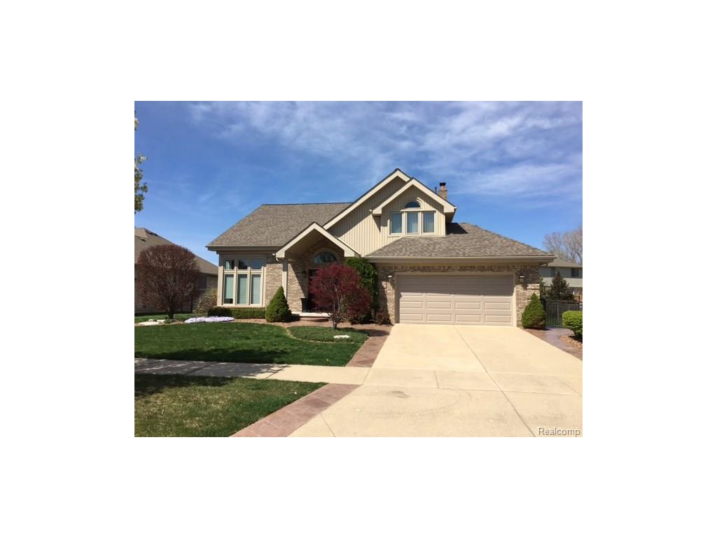 16925 Tower Dr, Macomb, MI 48044 photo 1