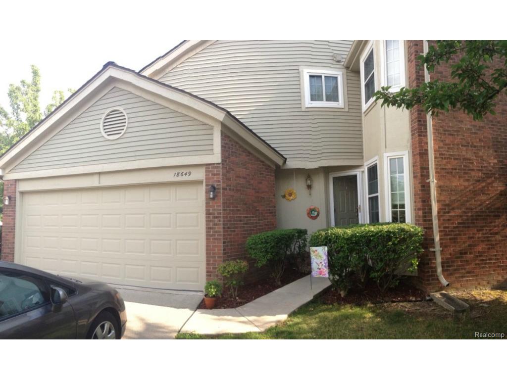 18649 Hilltop Ln, Riverview, MI 48193 photo 1
