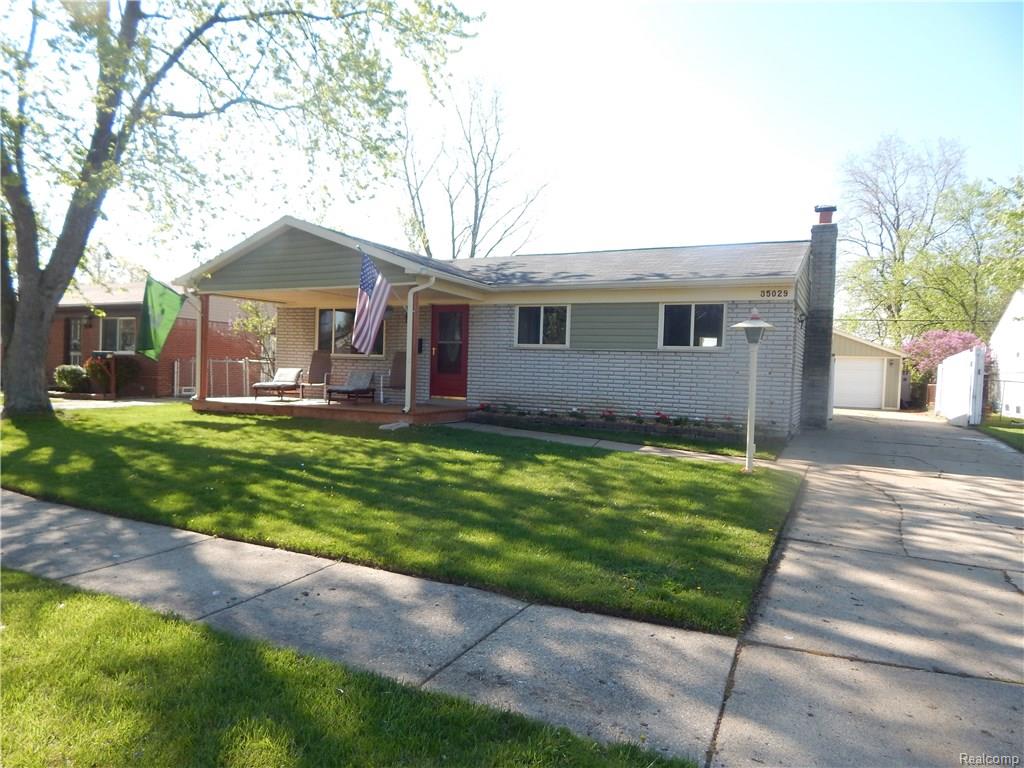 35029 Michelle Dr, Romulus, MI 48174 photo 1