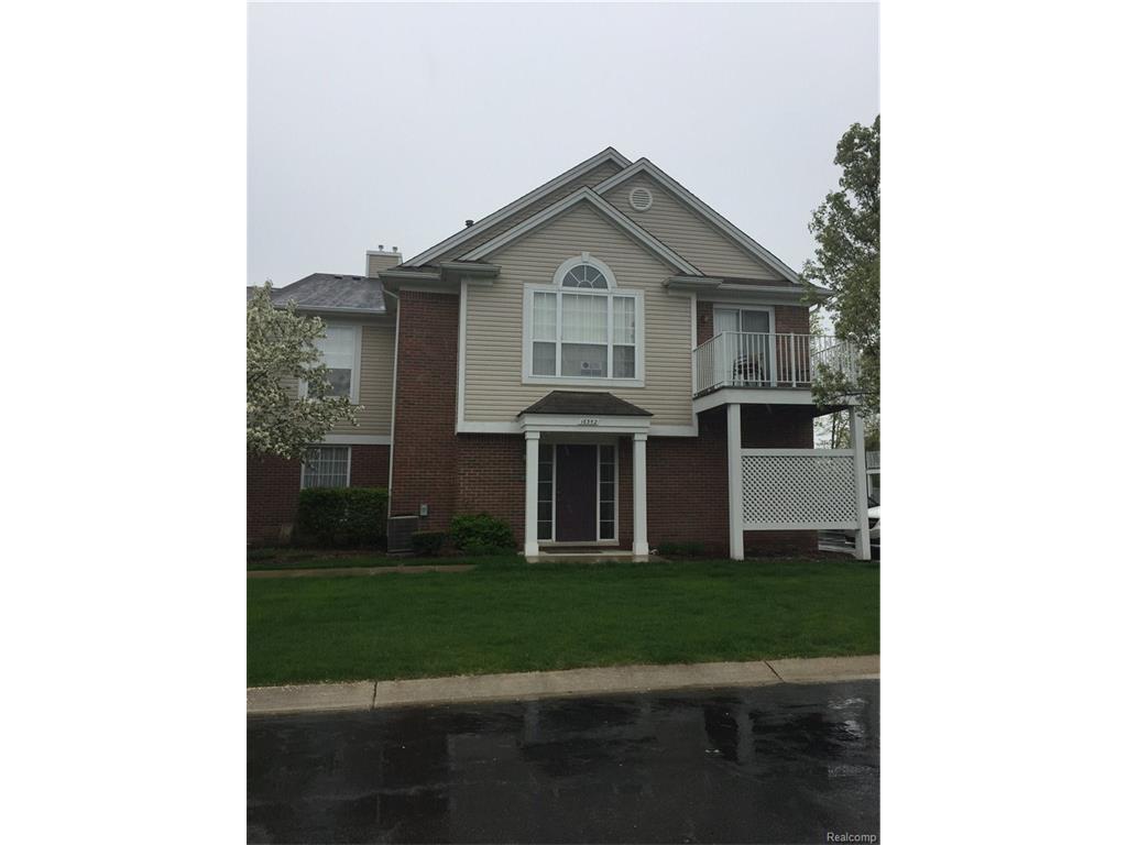 16352 Grandview Dr, Macomb, MI 48044 photo 1