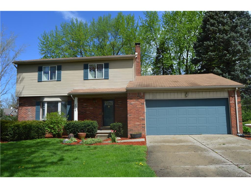 2064 Windsor Bch, Fenton, MI 48430 photo 1
