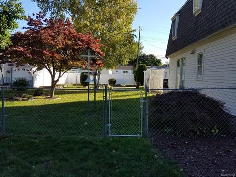34909 Currier St, Wayne, MI 48184 photo 1