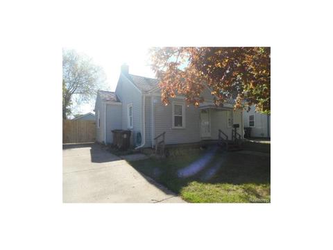 3583 Barber St, Wayne, MI 48184 photo 1