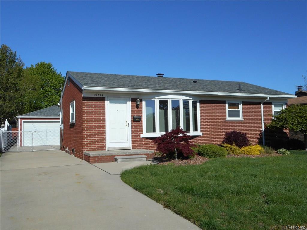 17544 Clark St, Riverview, MI 48193 photo 1