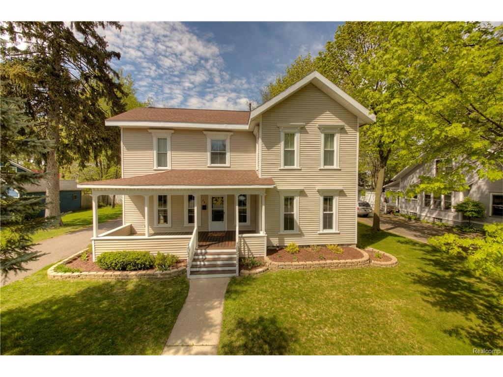 342 Brooks St, Howell, MI 48843 photo 1