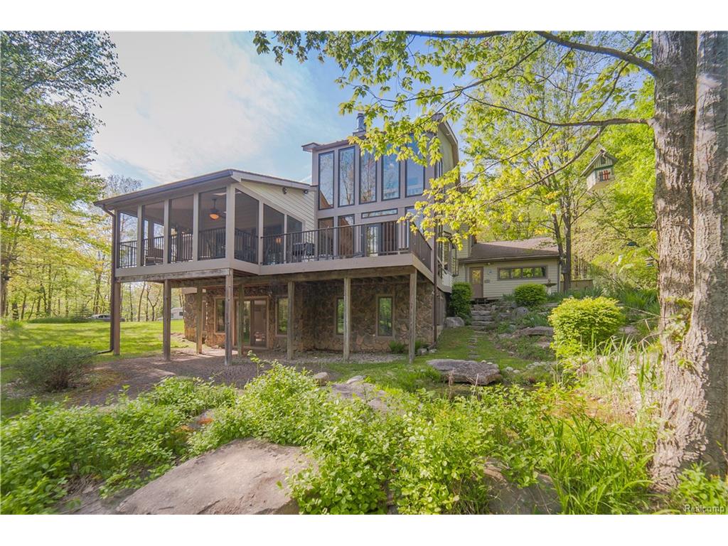 2375 Farmbrook Trl, Oxford, MI 48370 photo 1