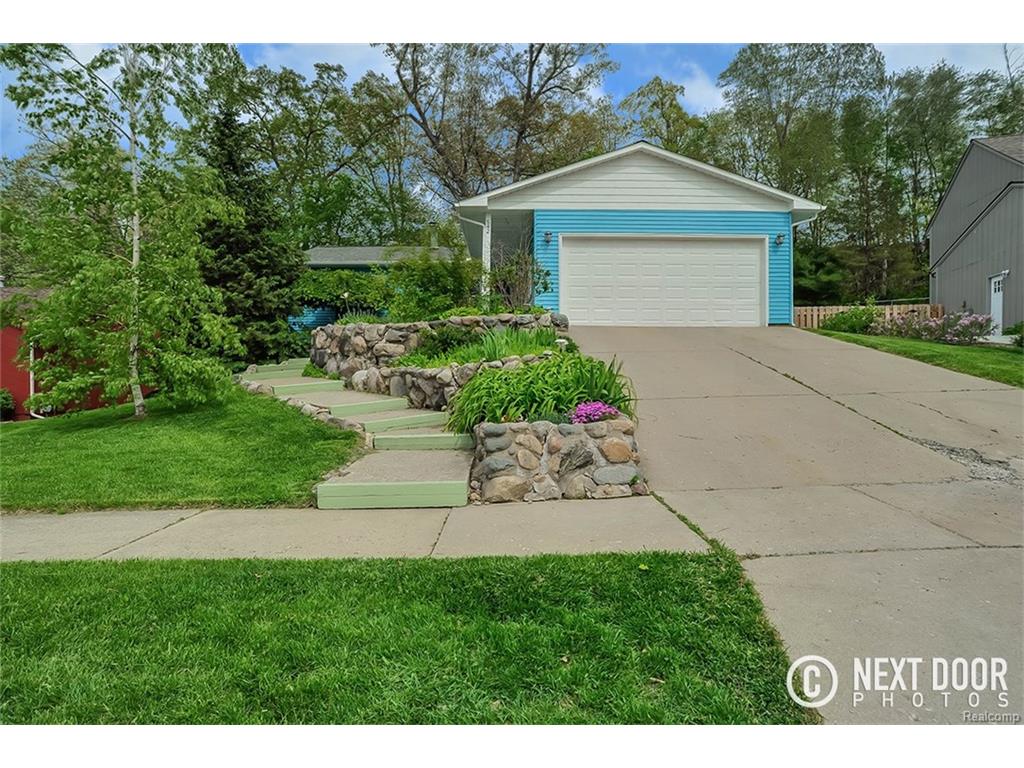 542 Glenwyth Rd, Brighton, MI 48116 photo 1
