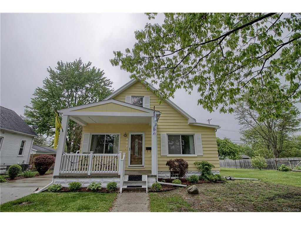 802 Henry St, Saint Clair, MI 48079 photo 1