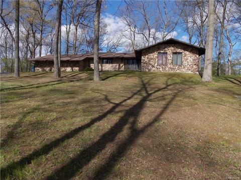 500 Gentry Ct, Howell, MI 48843 photo 1