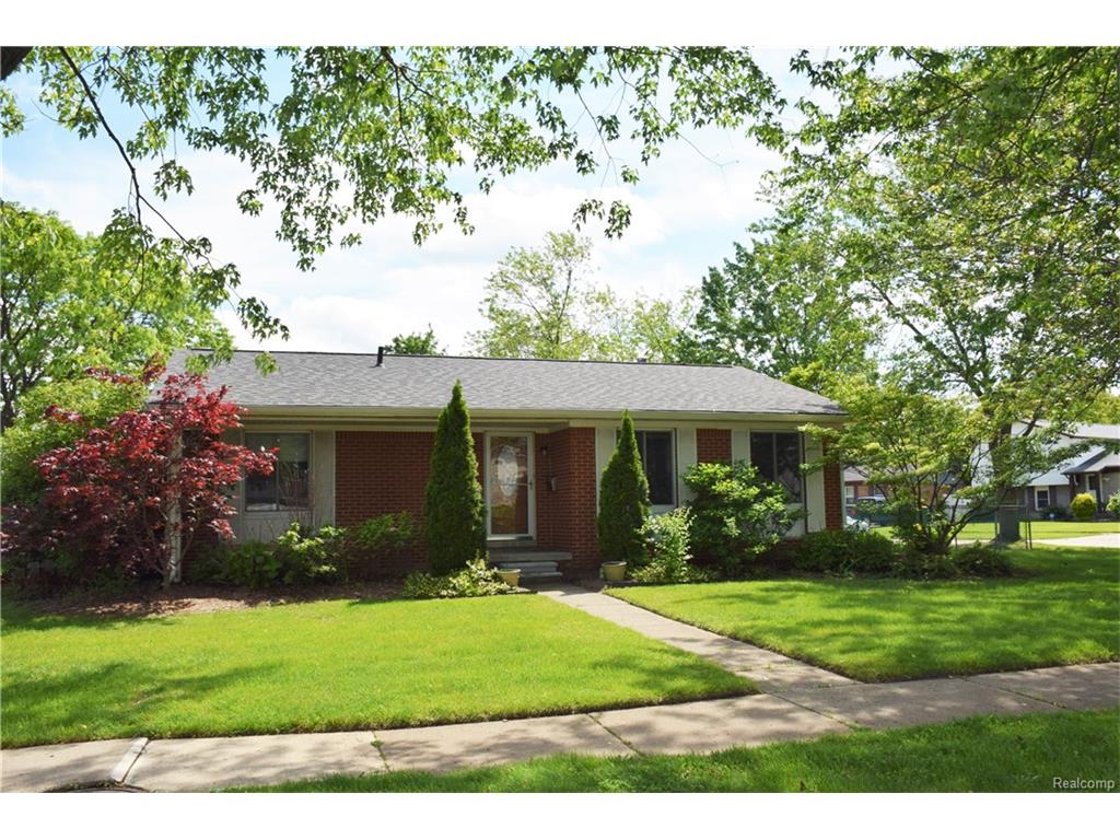 22309 Armstrong Ave, Brownstown Twp, MI 48193 photo 1