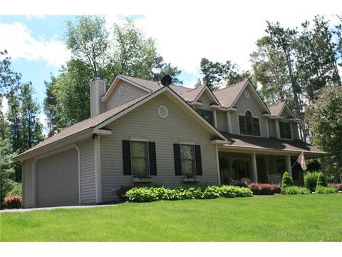 2238 Spruce Rdg, Howell, MI 48855 photo 1