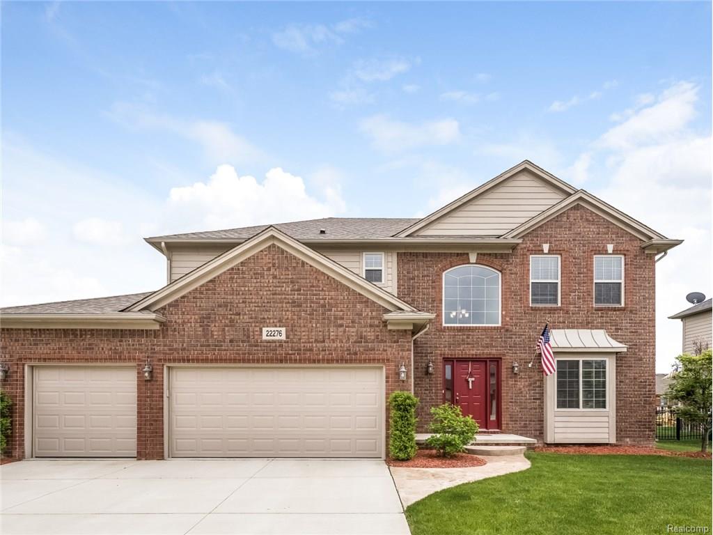 22276 Danielle Dr, Macomb, MI 48042 photo 1