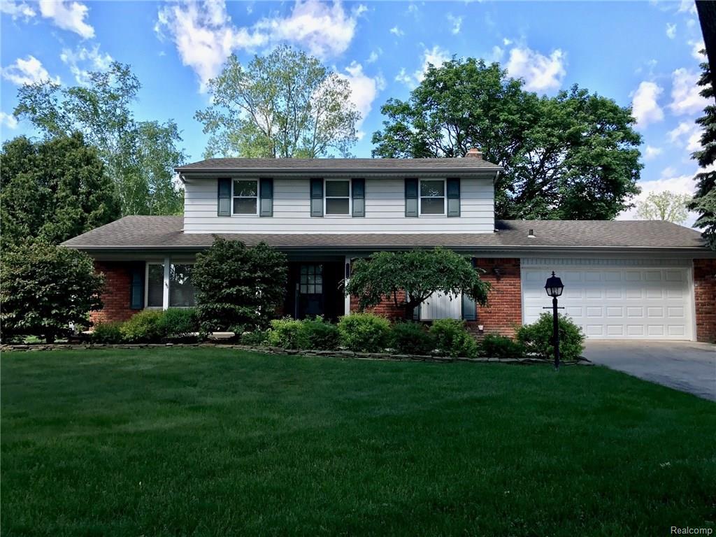 6129 Walker Dr, Troy, MI 48085 photo 1