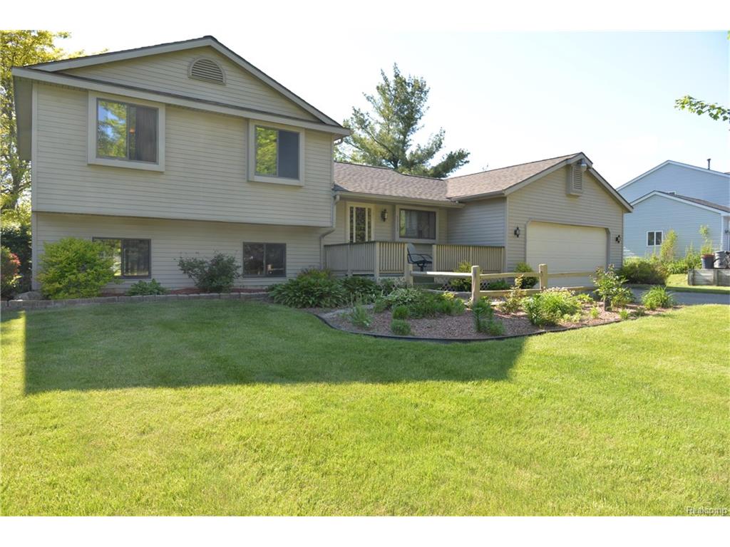 5353 Eagle Rd, Highland Twp, MI 48356 photo 1