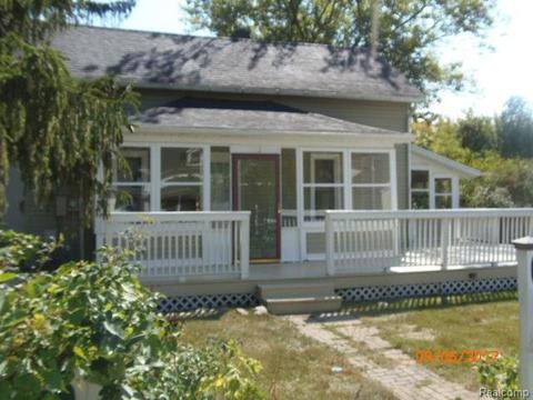 132 E North, Fowlerville, MI 48836 photo 1