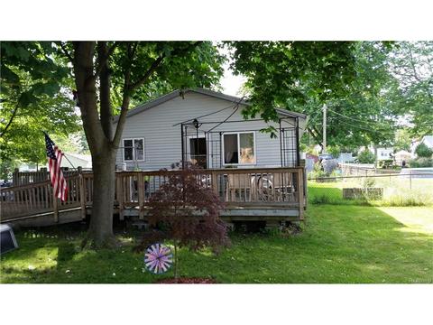 1105 Saint Clair Blvd, Algonac, MI 48001 photo 1