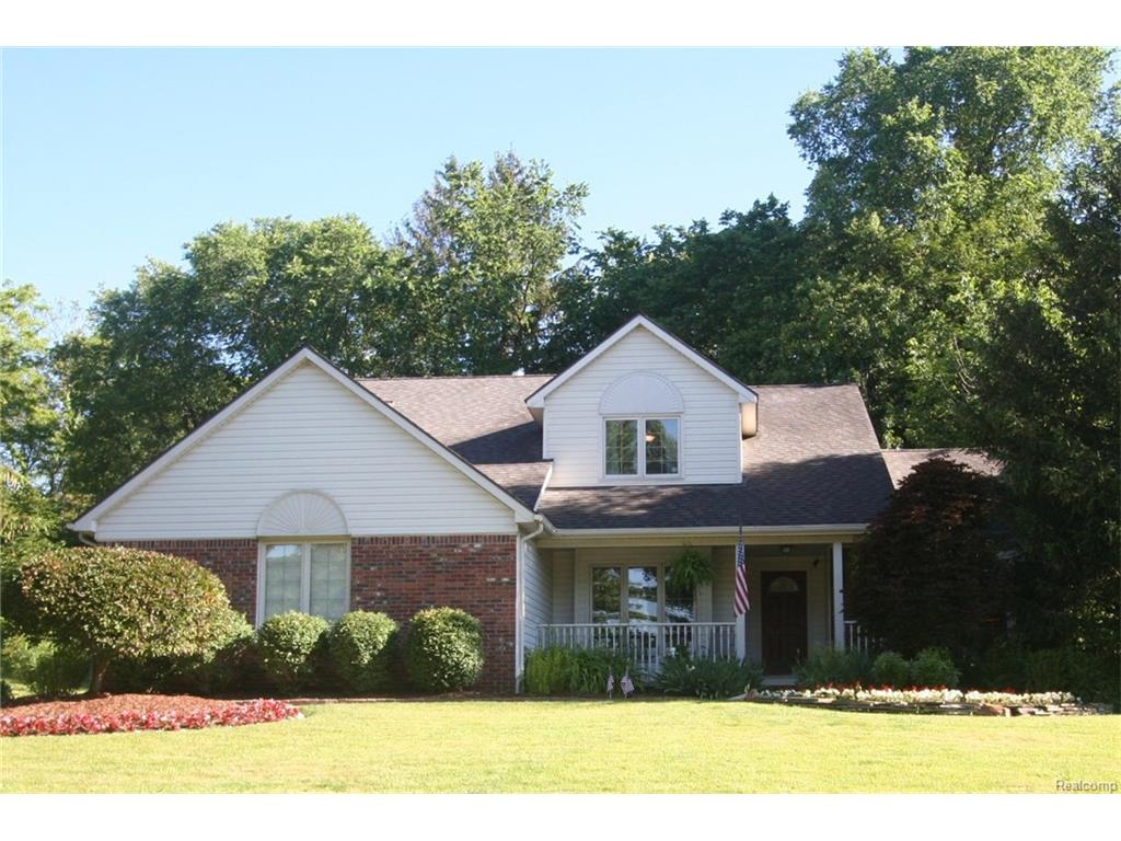 7901 Hillside Lakes Dr, Brighton, MI 48116 photo 1