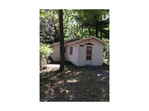 6556 E Loop Rd, Caseville, MI 48725 photo 1