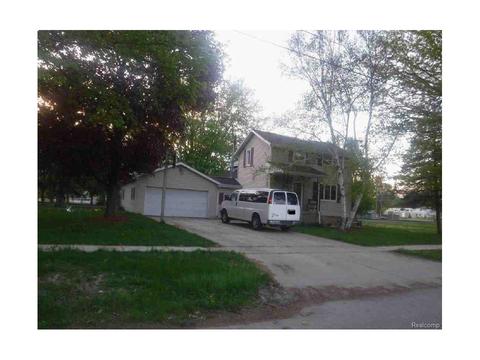 422 Maple St, Saint Louis, MI 48880 photo 1