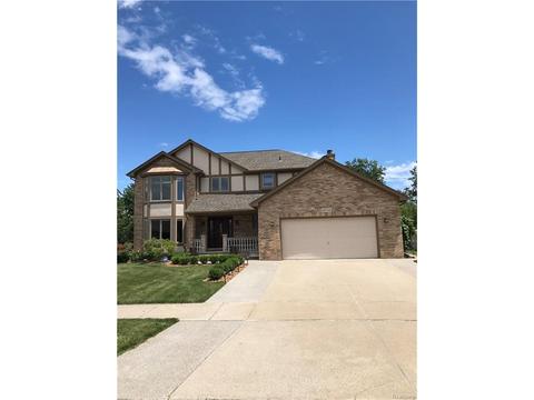 45702 Delta Dr, Macomb, MI 48044 photo 1