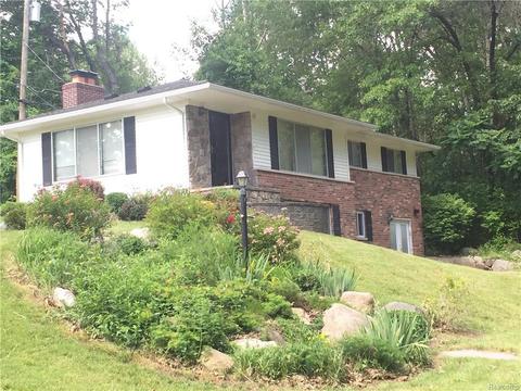 1177 W Leonard Rd, Leonard, MI 48367 photo 1