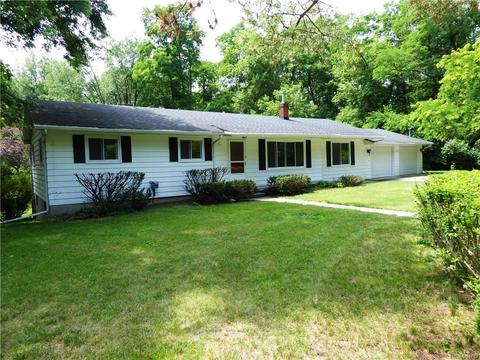 3329 Sexton Rd, Howell, MI 48843 photo 1