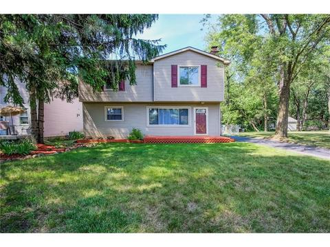 4719 Eagle Rd, Highland Twp, MI 48356 photo 1
