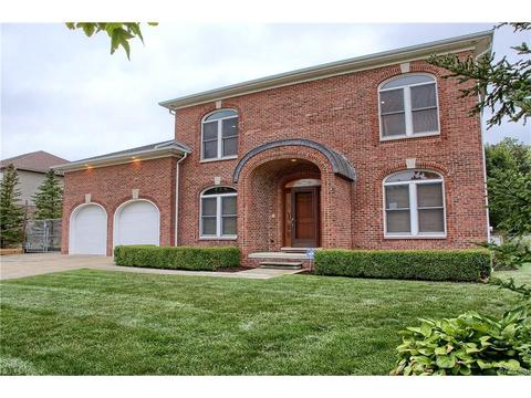 327 Evaline Dr, Troy, MI 48085 photo 1