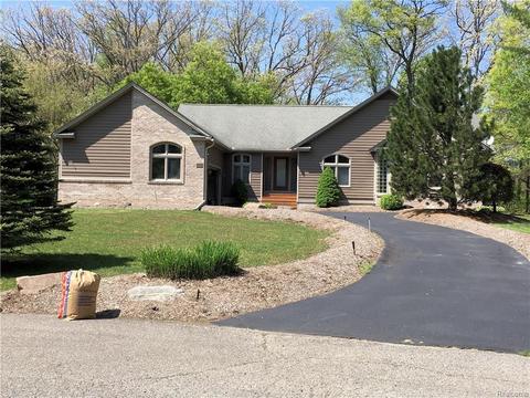 6850 Patrick Ct, Clarkston, MI 48346 photo 1